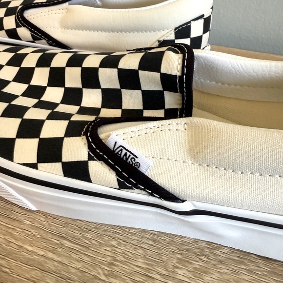 Vans Classic Slip-Ons - 10 - Picture 5 of 8